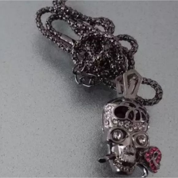 Black titanium and purple crystal skull rose goth punk pendant necklace new - Picture 2 of 6